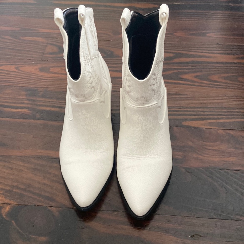 Cowgirl white boots size 37 Eur / 6.5 usa